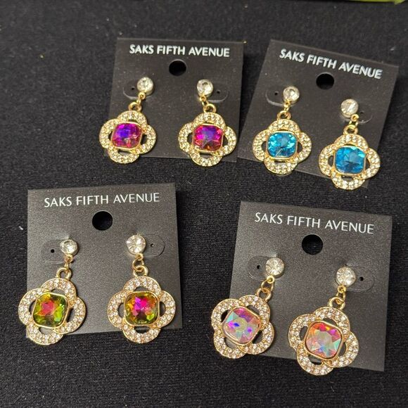 Saks Fifth Avenue Gold and Vitrial Crystal Center Clover Floral Earring 1.5in - Picture 9 of 9